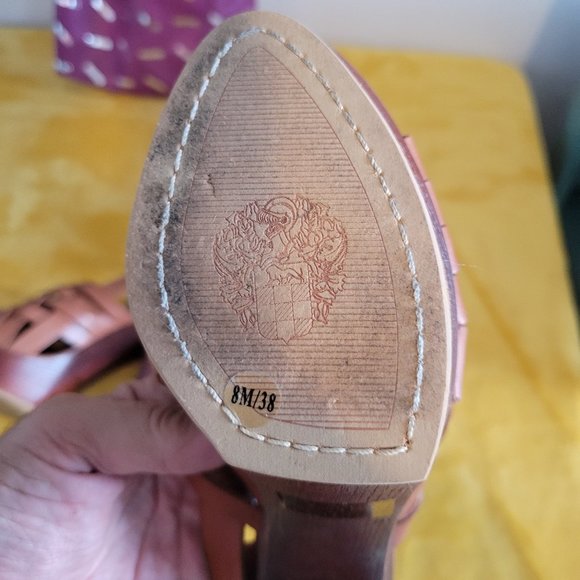 WOMENS VINCE CAMUTO BROWN HEELS - Picture 2 of 3